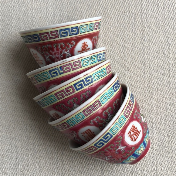 FiVE MINI ORIENTAL BOWLS